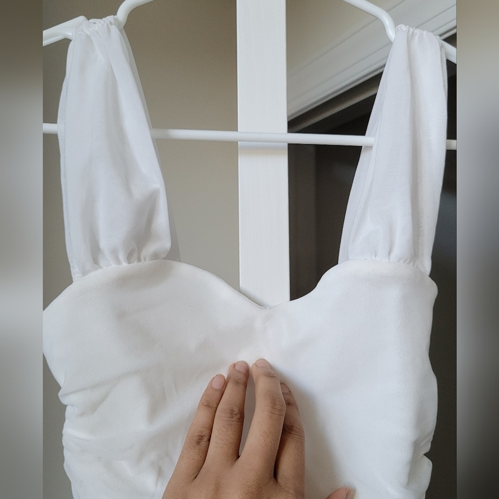 White sleeveless tank top white - Picture 2 of 4